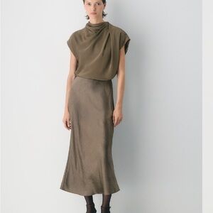 EUC Babaton
Slip Satin Maxi Skirt Taupe